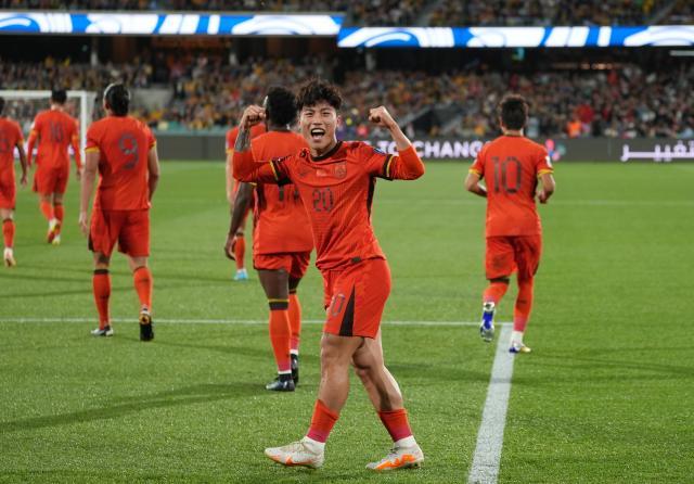 开云APP-谢文能首球夜却满怀遗憾：伤退后目睹输球有心无力