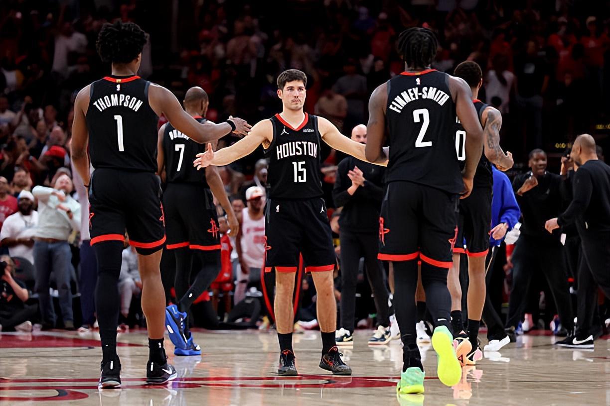 开云体育下载-又一次一分未得又如何？都这样了火箭甚至还敢让他进入先发阵容？