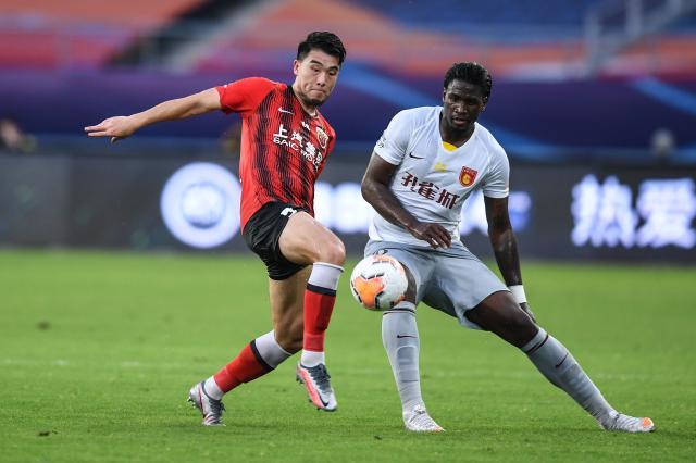 kaiyun-追踪石柯N×24小时：生日夜挥别上海 回娘家谈新约